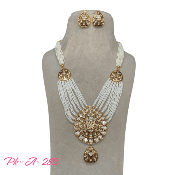 Necklace long & prime Kundan Beads