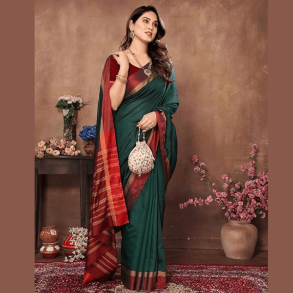 Women Kerala Silk Blend Saree - Image 3